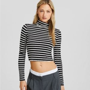 Forever 21 Striped Cropped Turtleneck size L